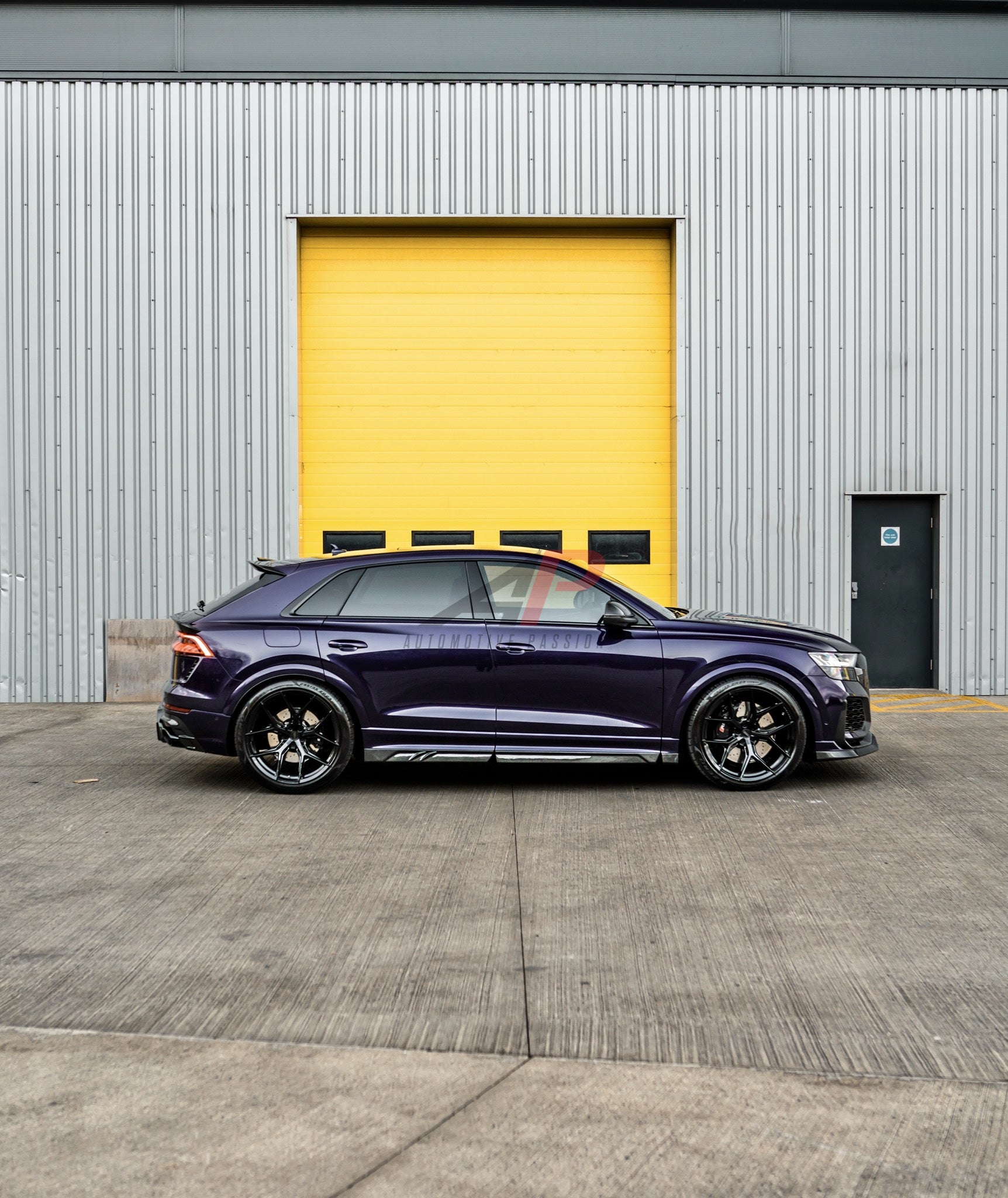 Automotive Passion Trockencarbon Seitenschweller für Audi RSQ8