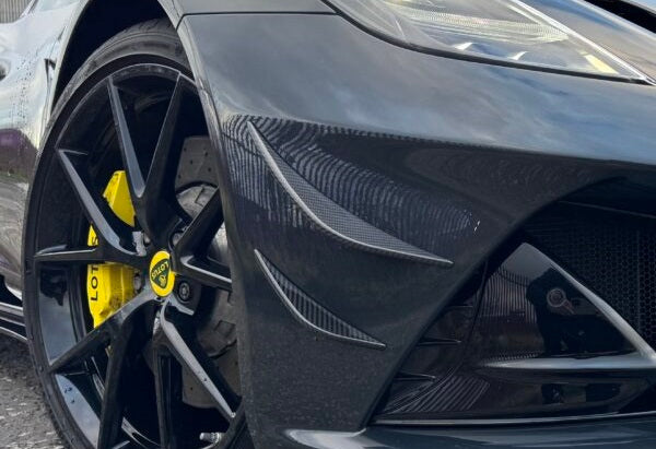 Automotive Passion - Glanz Carbon Front Canards für Lotus Emira