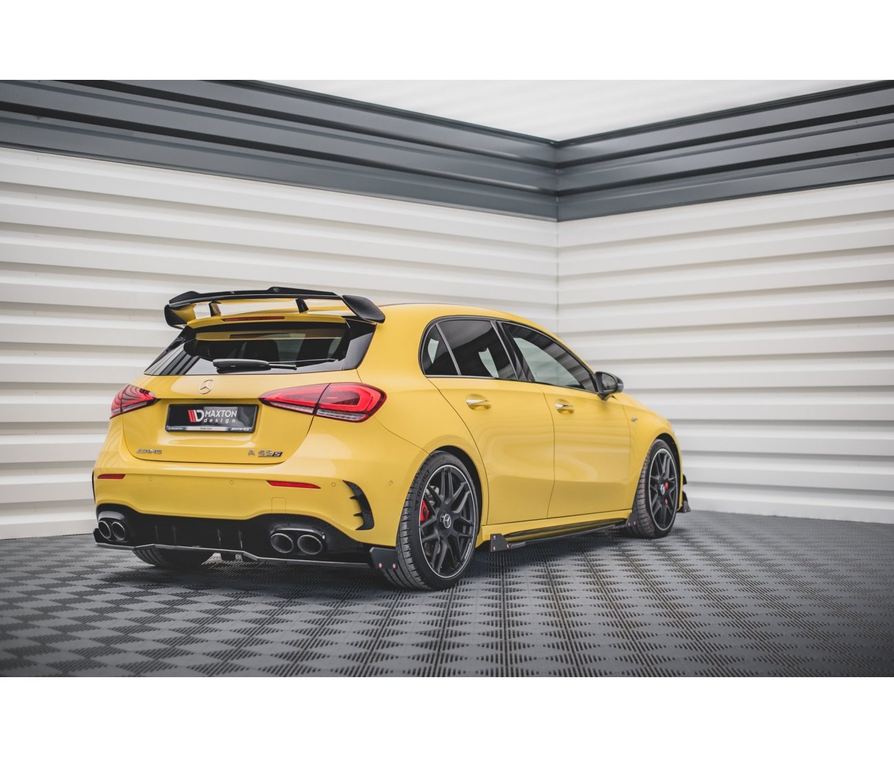 MAXTON DESIGN Middle cup diffuser + flaps Mercedes-AMG A45 S 